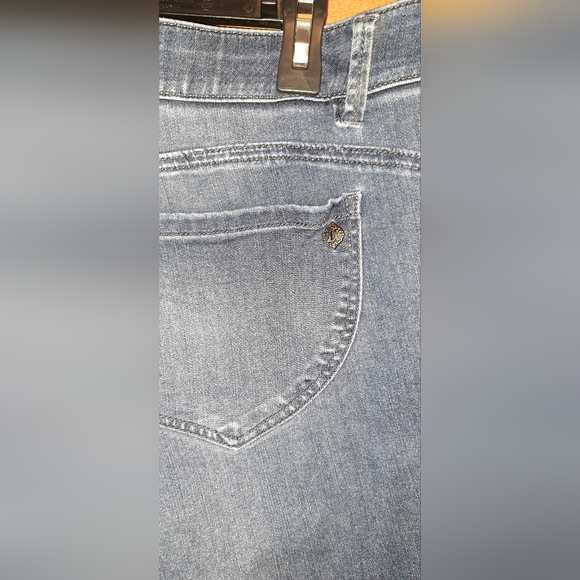 Ladies Democracy Ab Technology  Jeans Size 12  Stretchy Reg Wash Blue - Picture 1 of 8